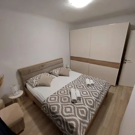 Cupic Apartman *